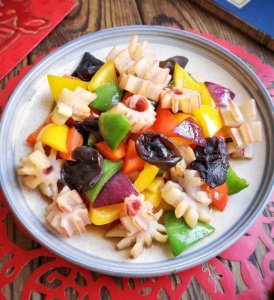 爆炒鱿鱼卷:营养健康,香辣可口,一家老小都爱吃