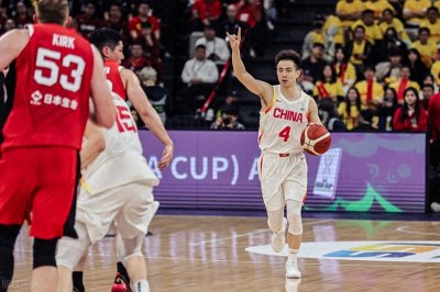 中国男篮狂胜日本队,100 比 58 晋级亚洲杯正赛有多牛?